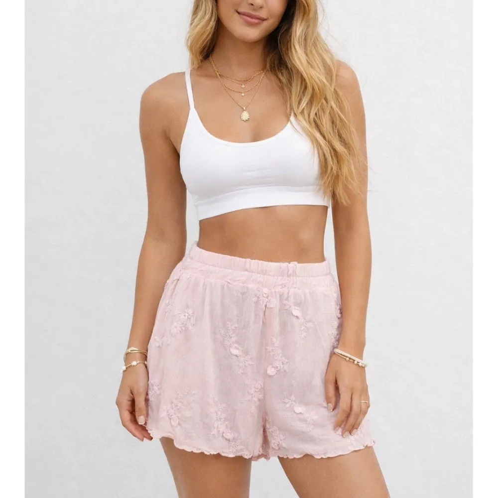 Embroidery Elastic Waist Solid Color Wide Leg Shorts
