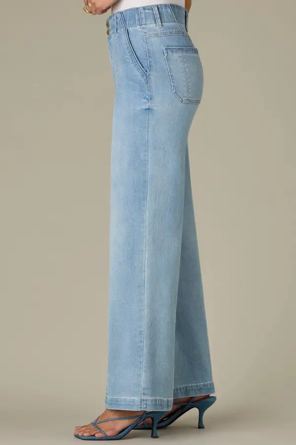 Everyday Petite Wide Leg Jeans