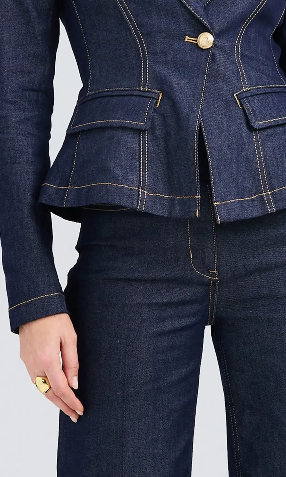 Dark-Colored Wide-Leg Jeans With Cuffs