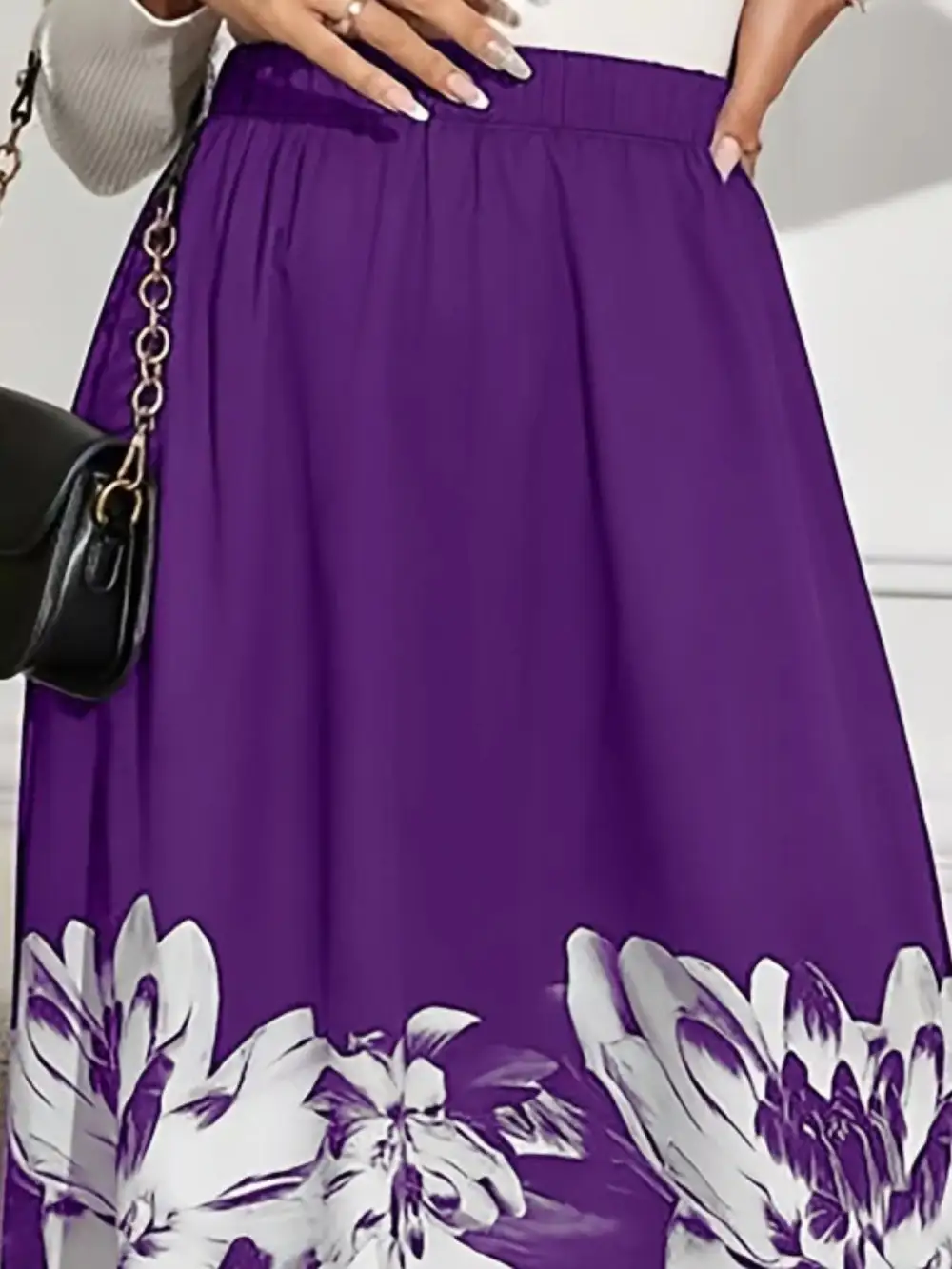 Minimal Line Printed Detail Skirt