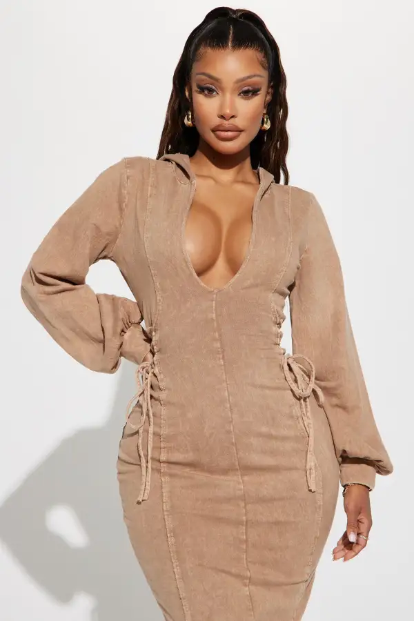 The Grind Hooded Maxi Dress - Mocha