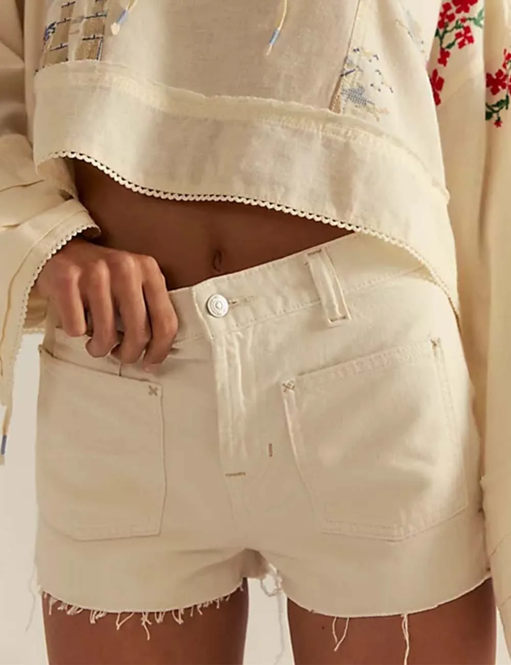 Pocket Hot Shorts Button Raw Edge Denim Shorts