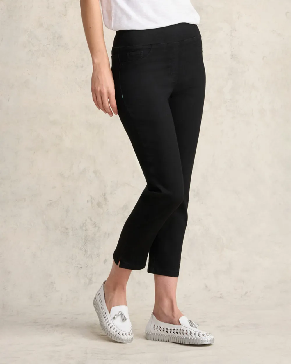 Cropped Pants For Chic Minimalist Style