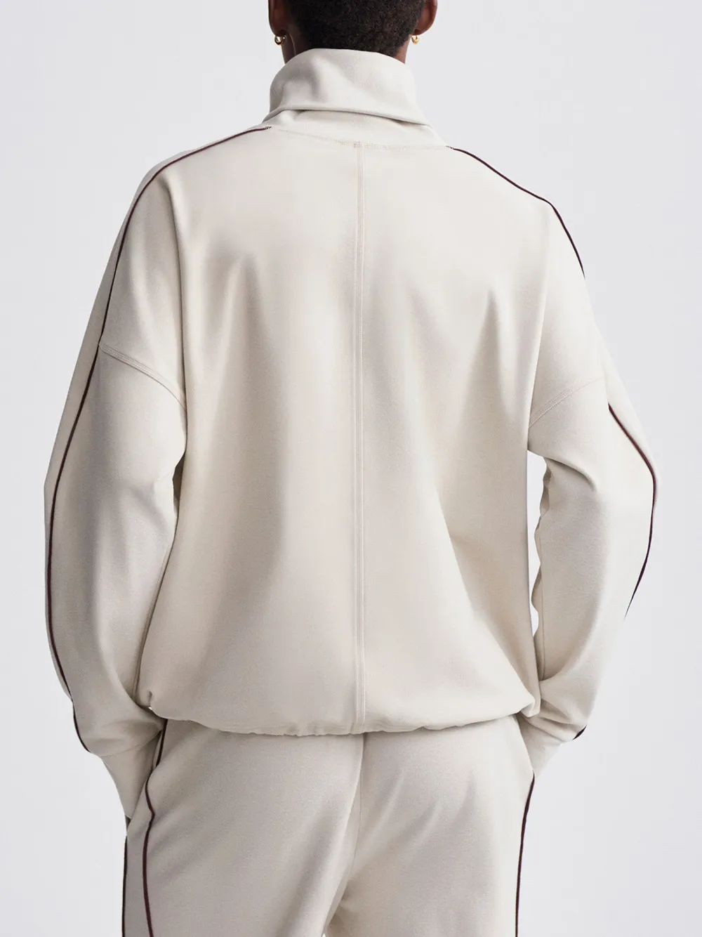 Stylish Turtleneck Contrast-Piped Sweatshirt