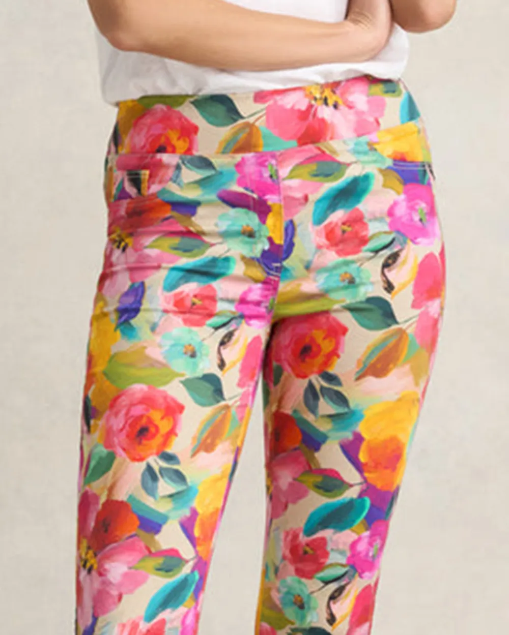 Colorful Floral Print Cropped Pants For Vibrant Casual Style