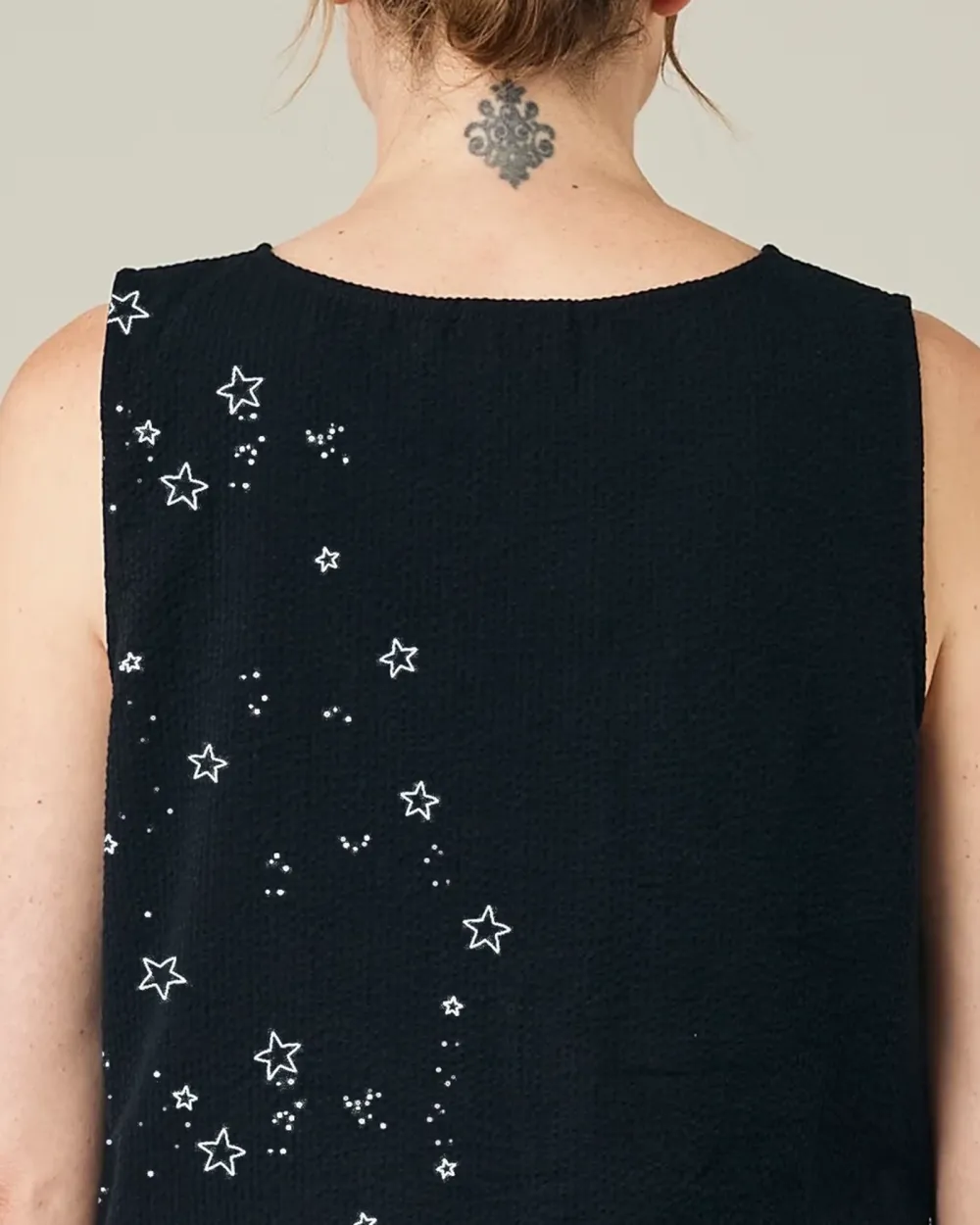 BLACK SEERSUCKER TOP