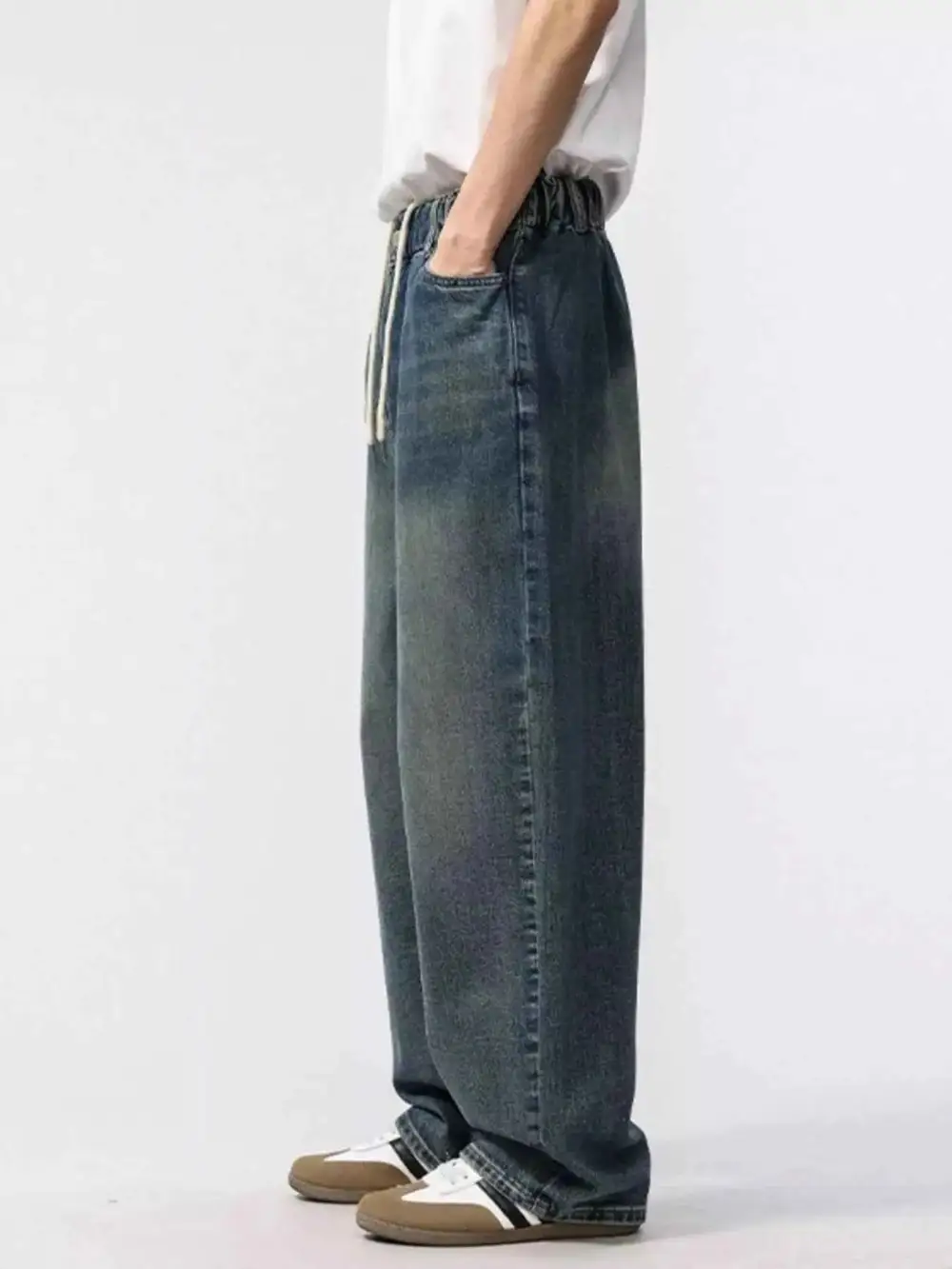 Easywear Wash Relaxed Fit Jeans