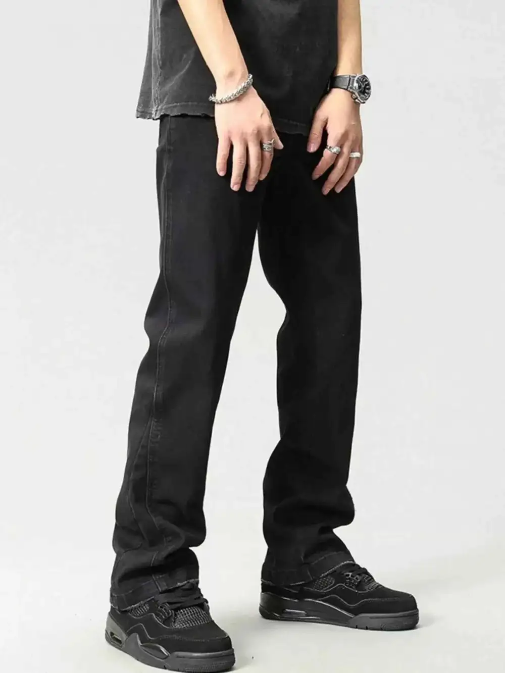 Washed Loose Fit Jeans