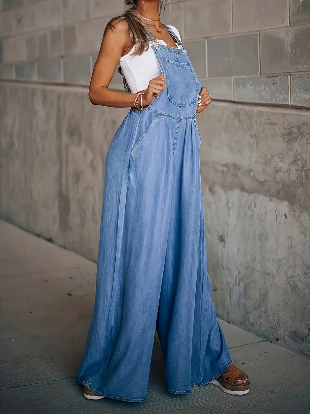 Denim Jumpsuit: Effortless All-Season Style (Loose Fit, Adjustable Straps)