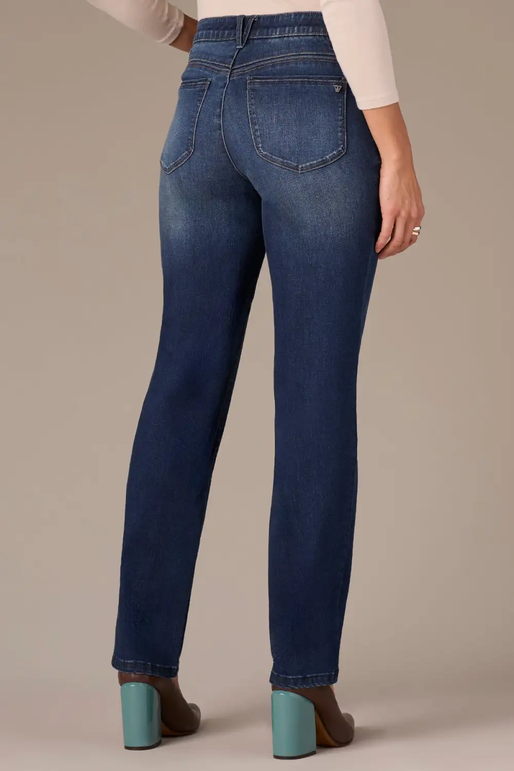 Clean Look Petite Mid Rise Straight Leg Jeans