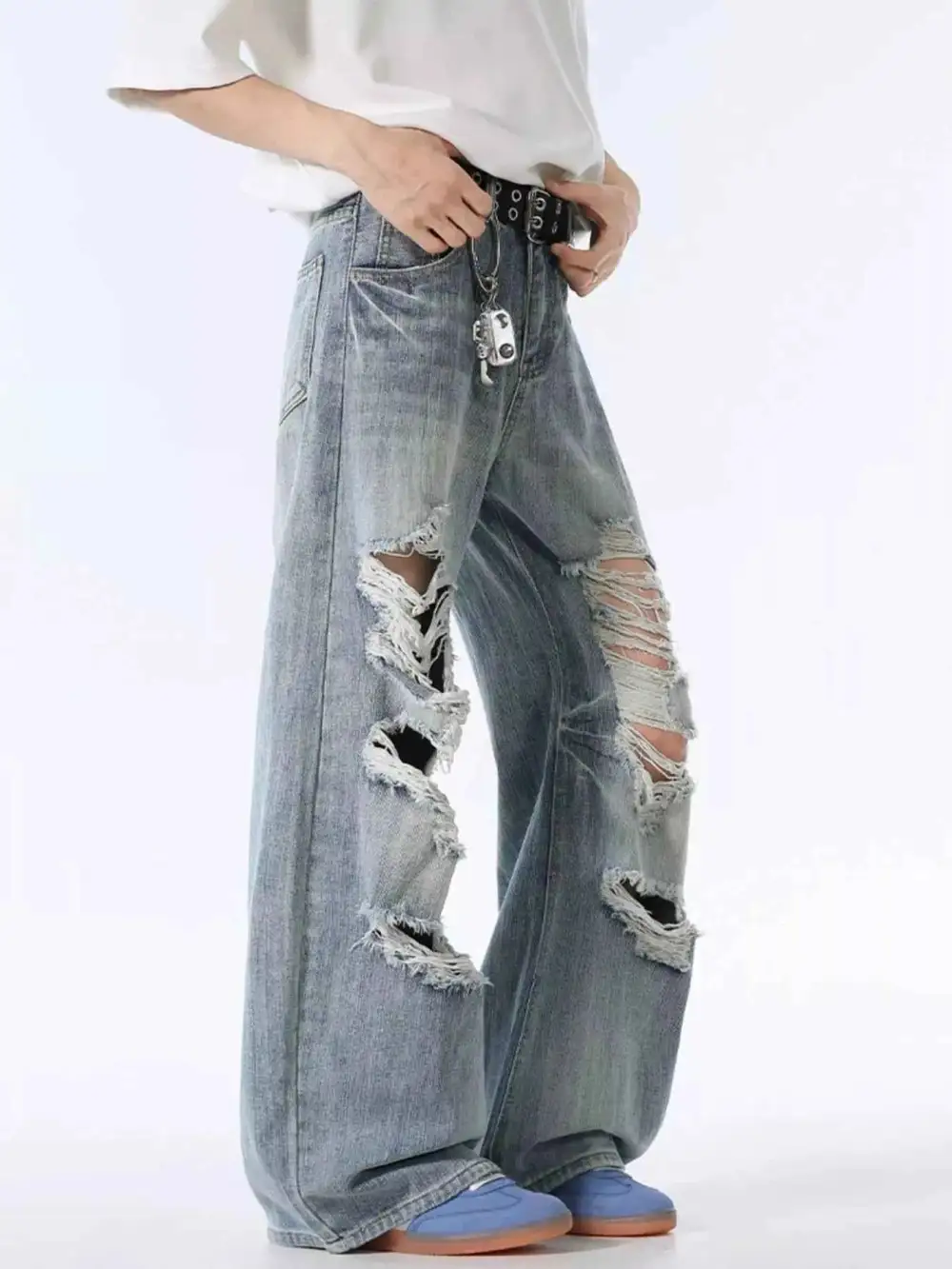 Everyday Distressed Wide Leg Jeans