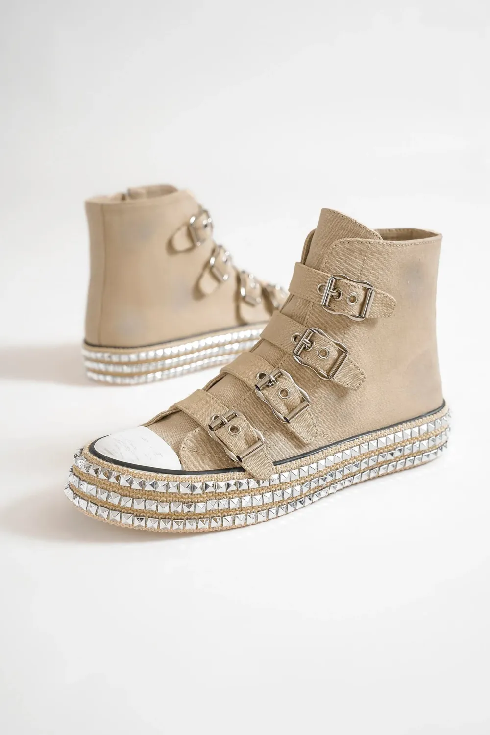Easygoing Platform Buckle Sneakers