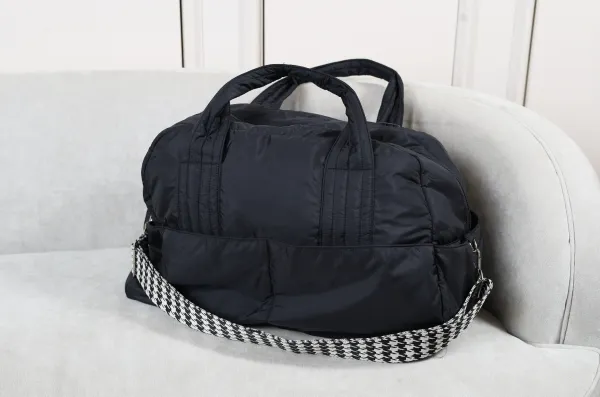 Refined Everyday Shoulder Bag