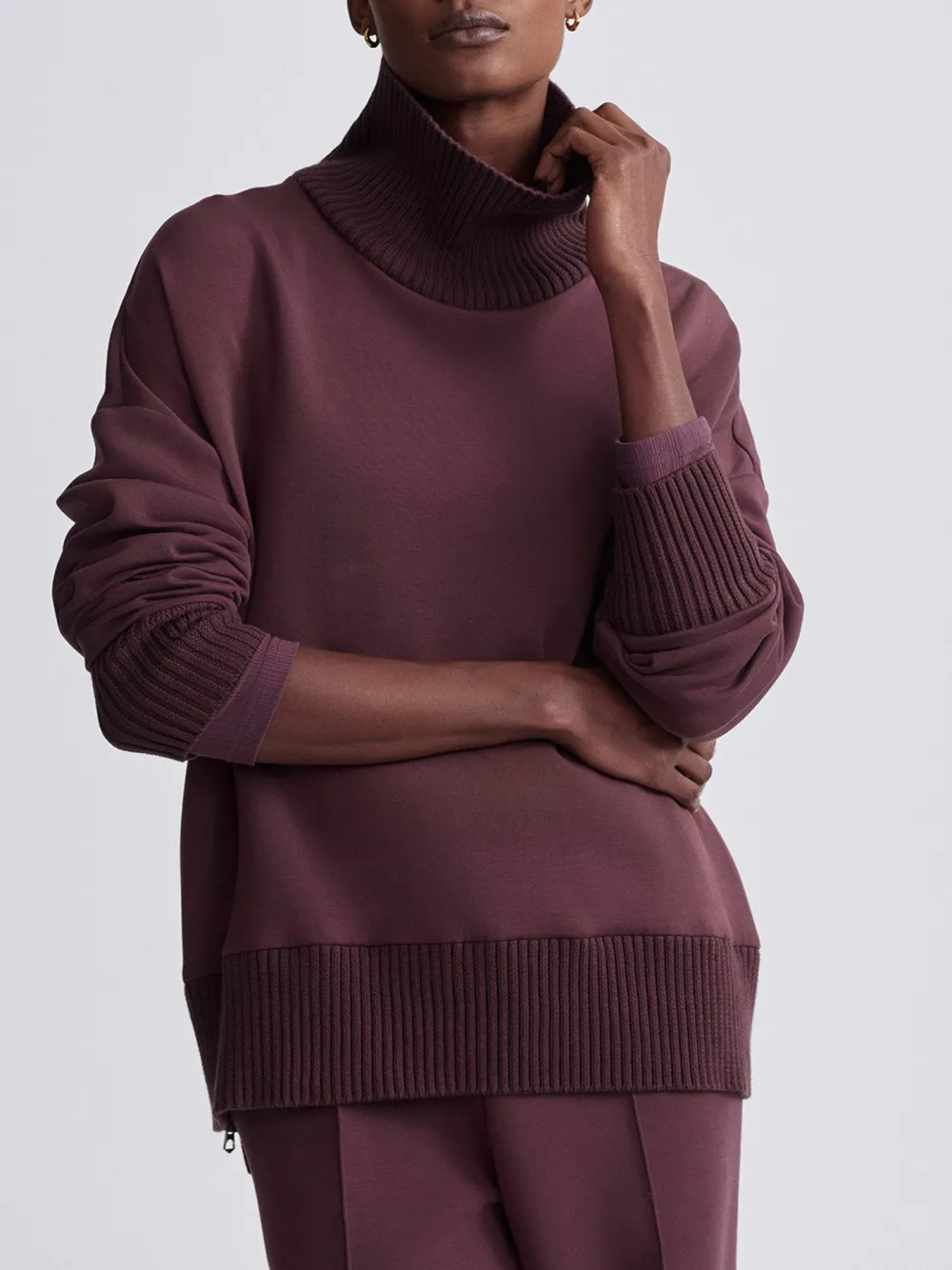 Elegant Turtleneck Textured Knit Sweatshirt