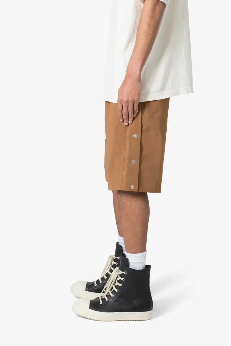 BROWN ELASTIC WAIST CASUAL SHORTS