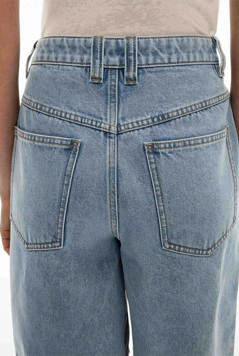 Simple And Stylish Denim Capri Pants