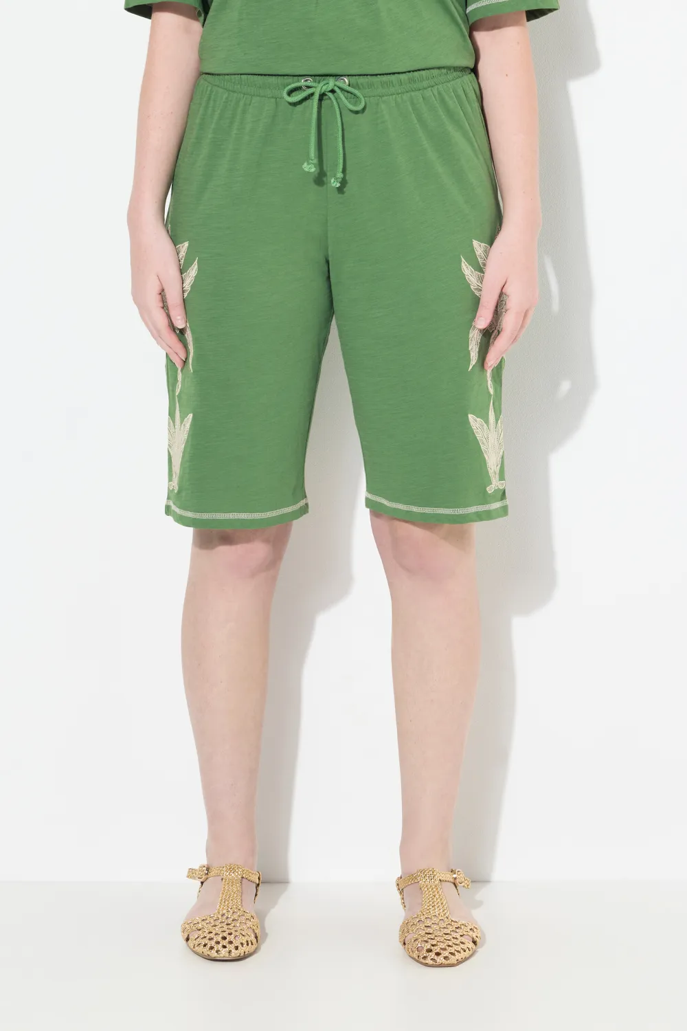 Color Blocking Loose Shorts