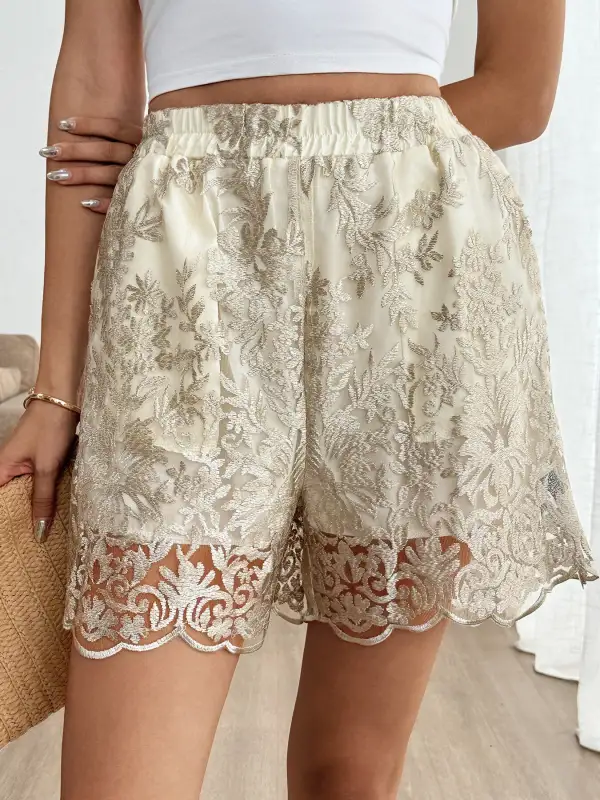 Lace Scalloped Hem Elastic Waist Shorts