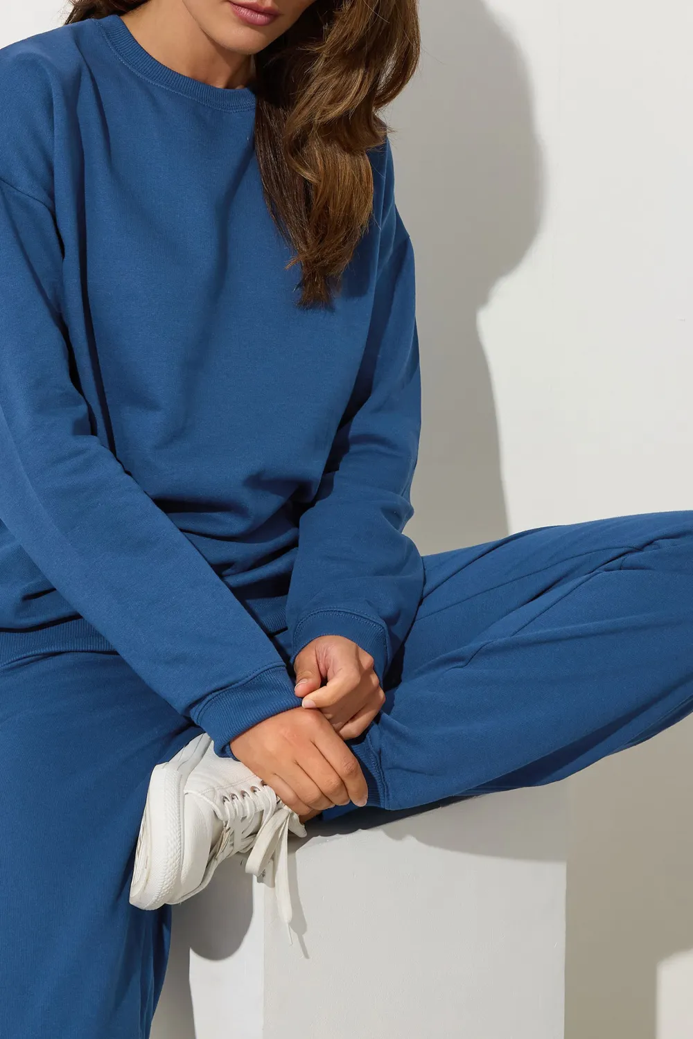 Round Neck Shoulder Sweatshirt