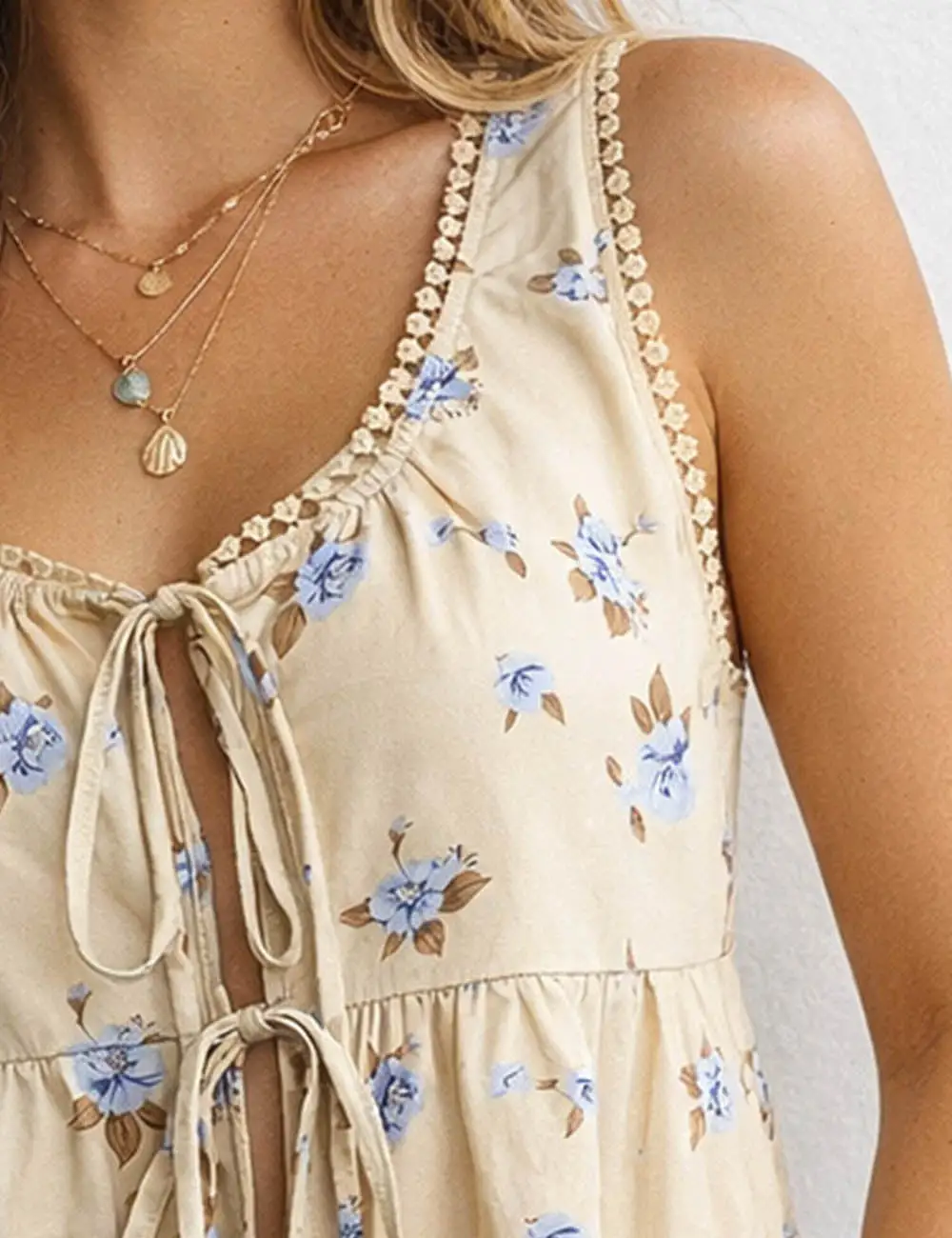 Scoop Neck Sleeveless Top Sktd