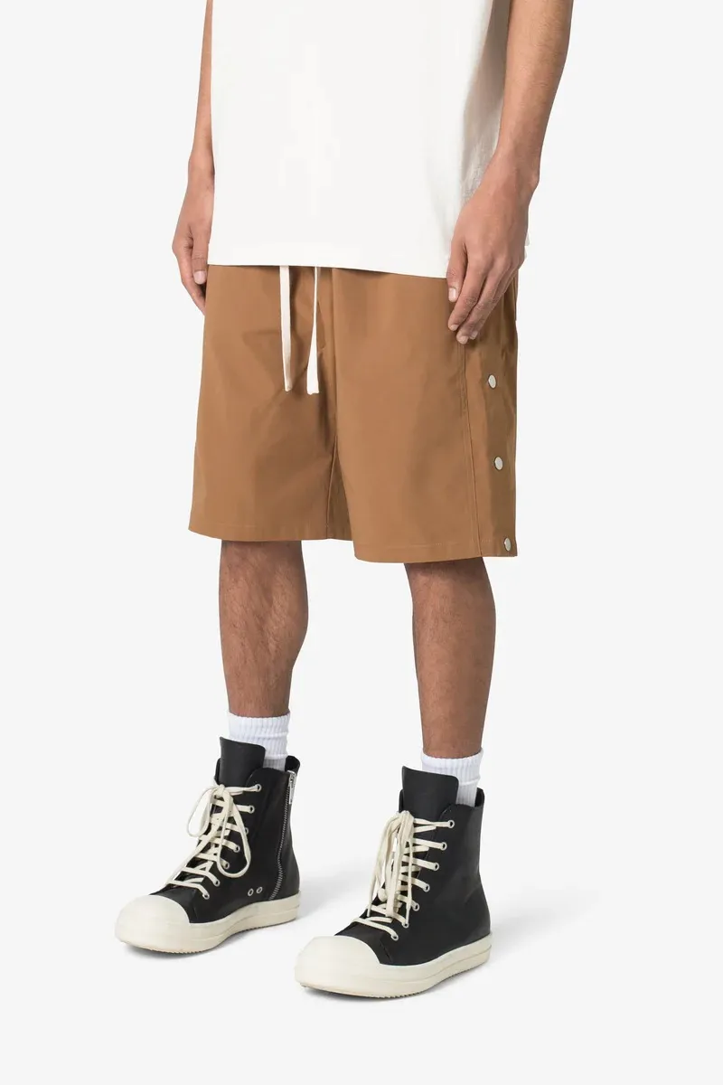 BROWN ELASTIC WAIST CASUAL SHORTS