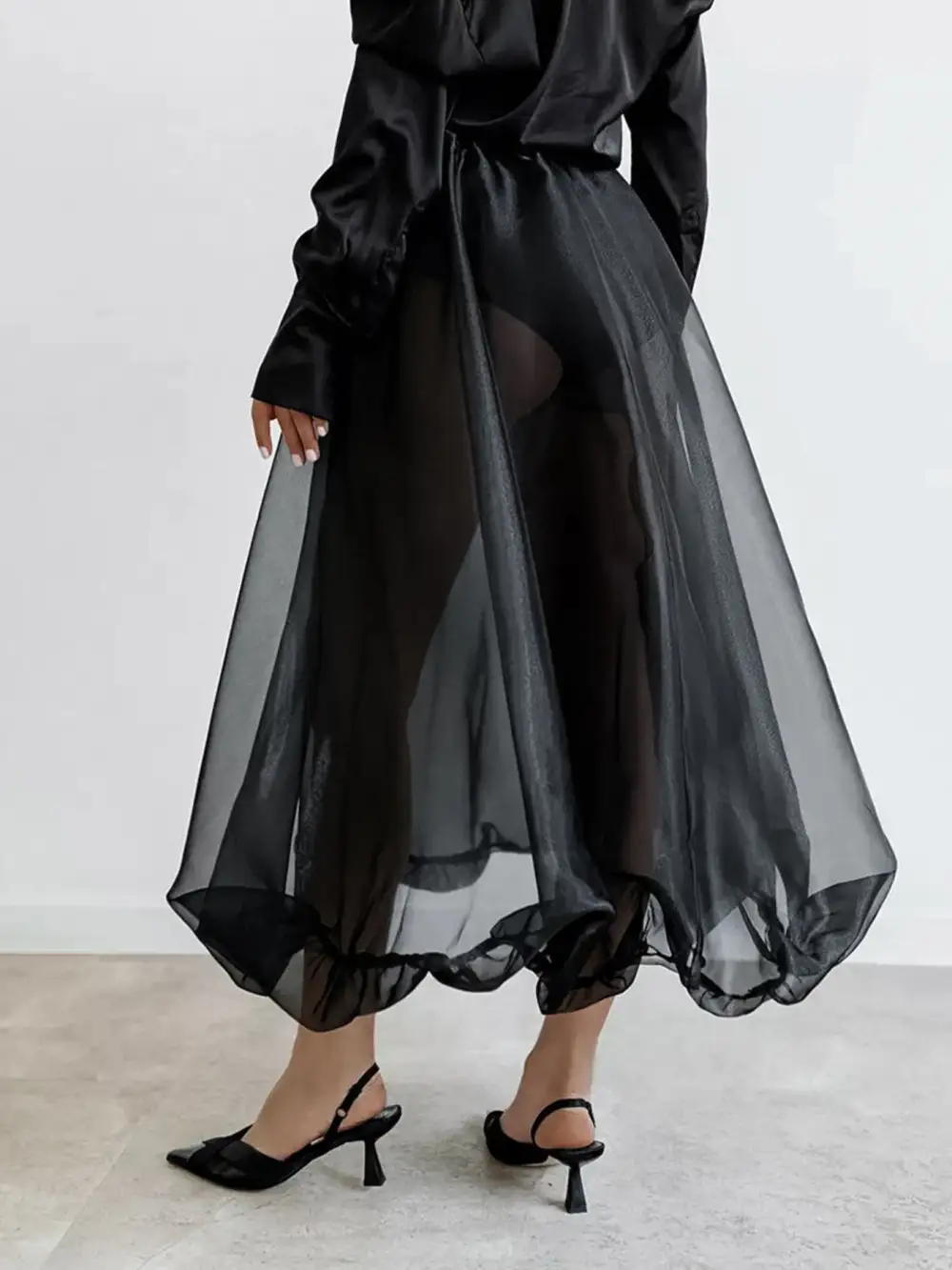 Lightweight Elastic Flowy Skirt
