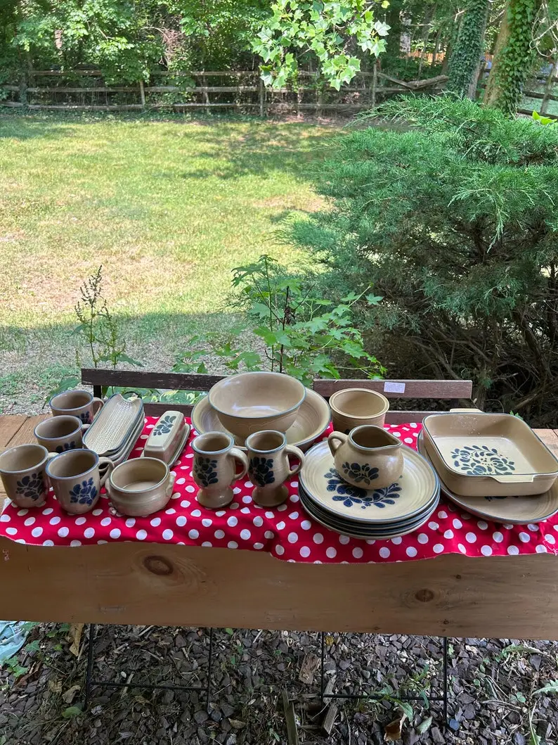 Vintage Pfaltzgraff Folk Art Dinnerware Set