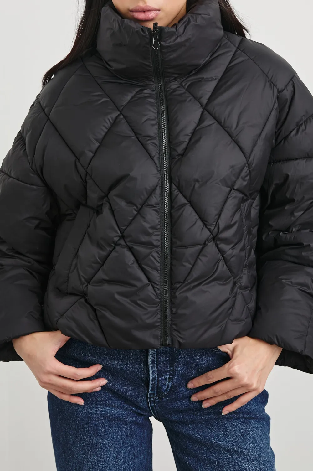 Thick And Warm Short-Sleeved Women's Down Jacket