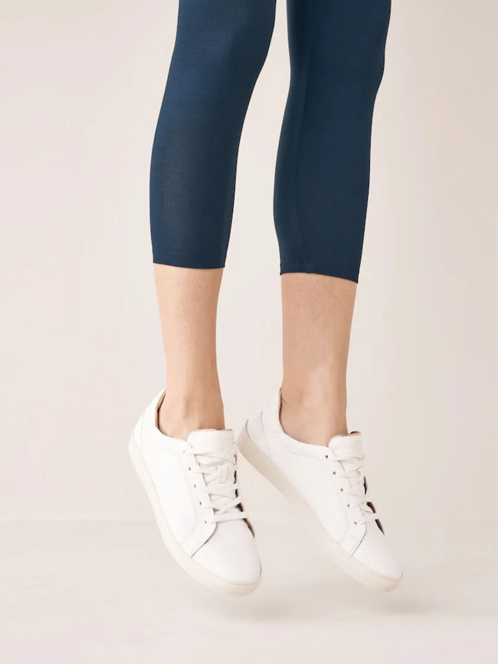 Short Form Fitted Skinny Pants