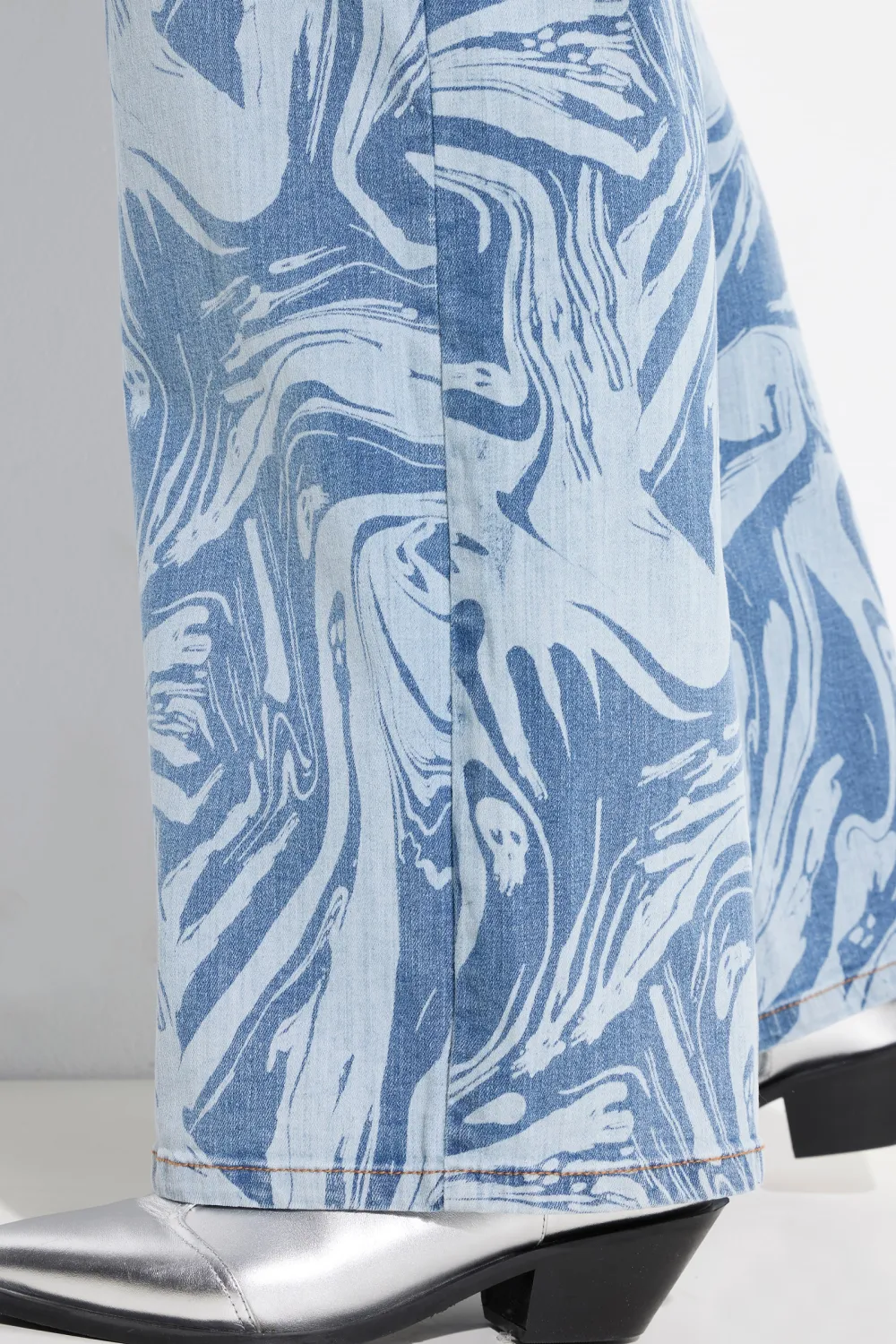 Light Colored Printed Jeans