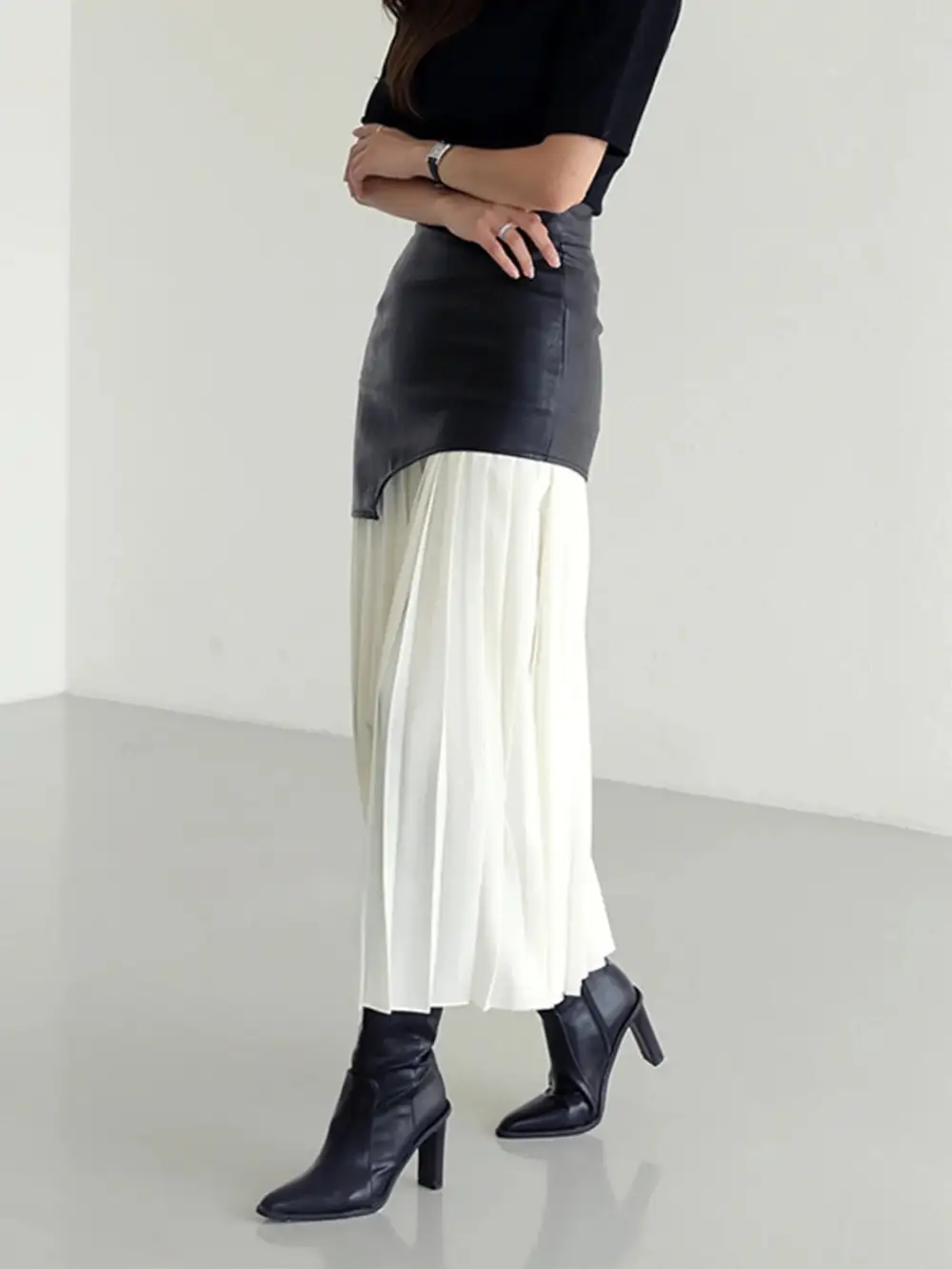 Pleated Contrast High Waist Skirt
