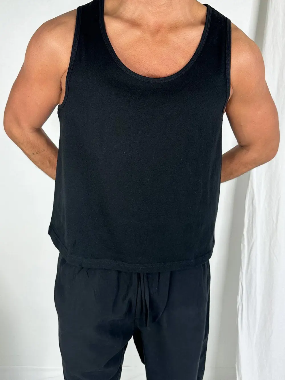 Simple And Soft Versatile Black Tank Tops