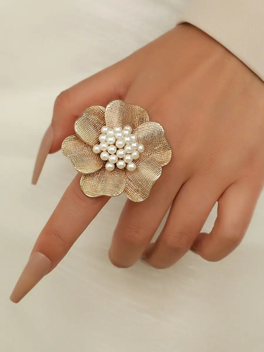 Adjustable Floral Polished Ring