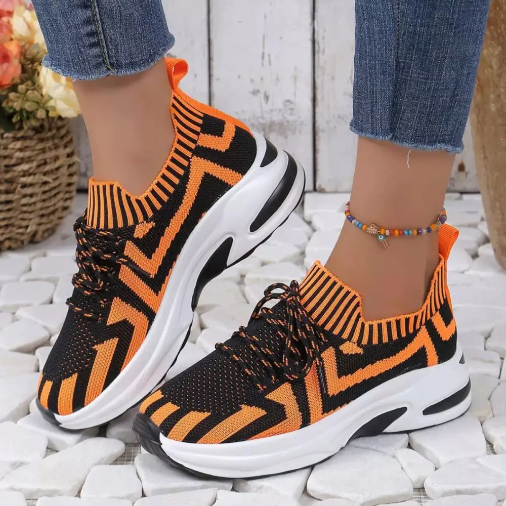 Relaxed Round Toe Platform Sneakers