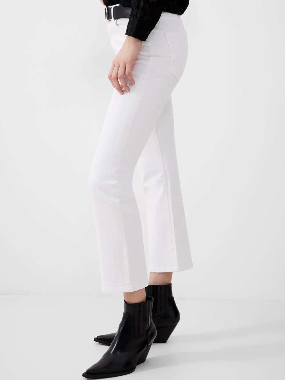 Slim Straight-Leg Stretch White Jeans