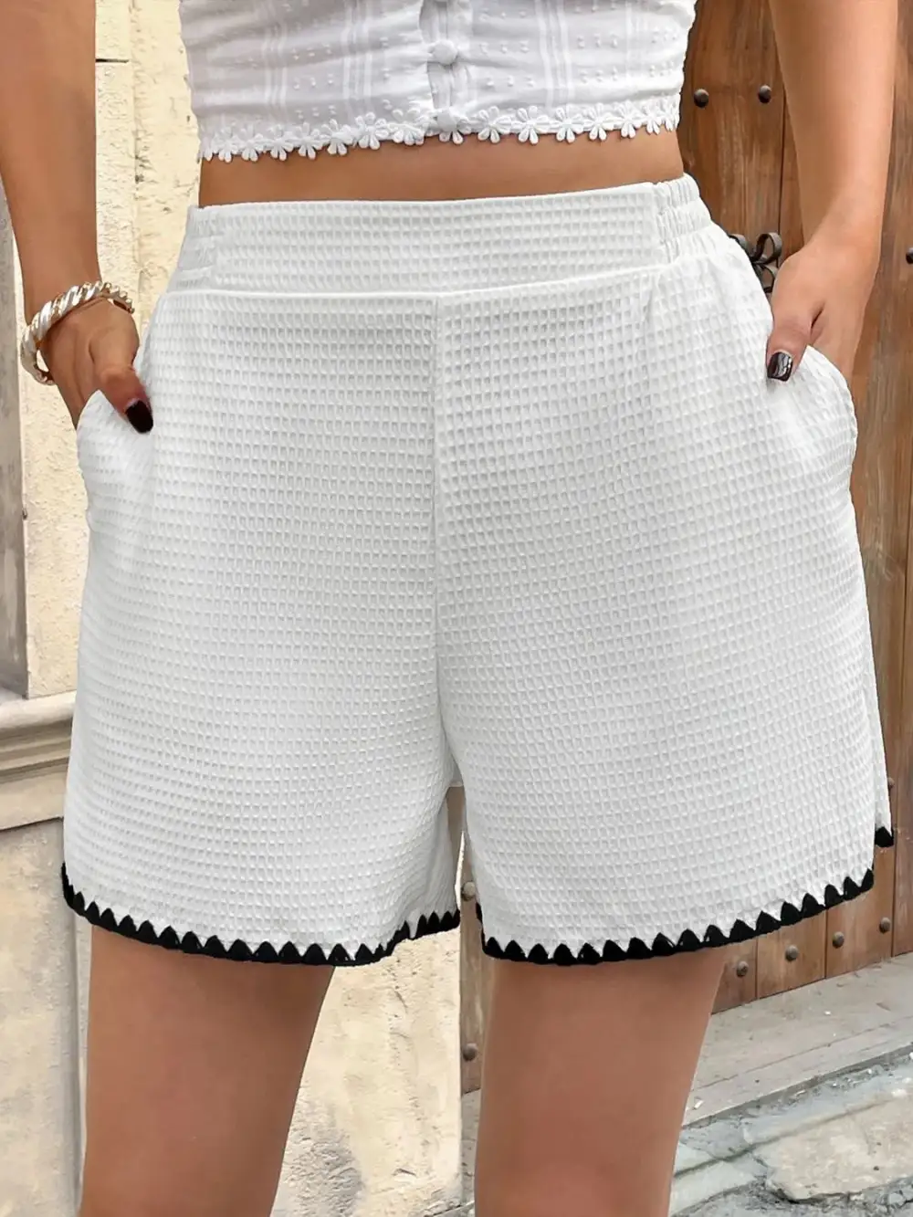 Contrast Trim Shorts with Pockets
