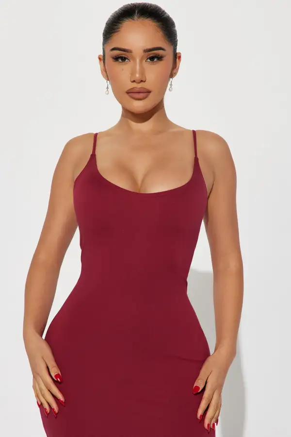 My Main Chic Midi Dress - Burgundy