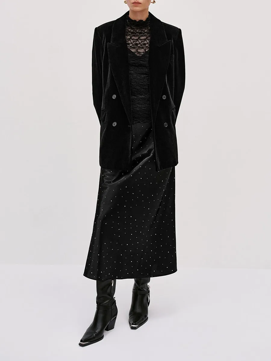 A Loose And Fluffy Coat In An Elegant Style For Women