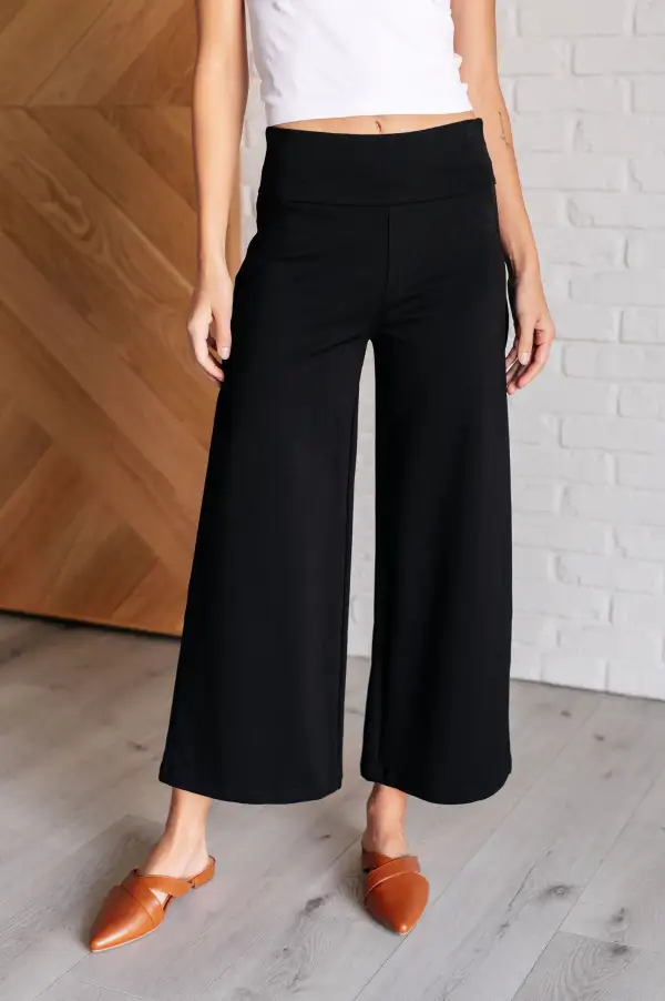 Magic Wide Leg Crop Pants In Black