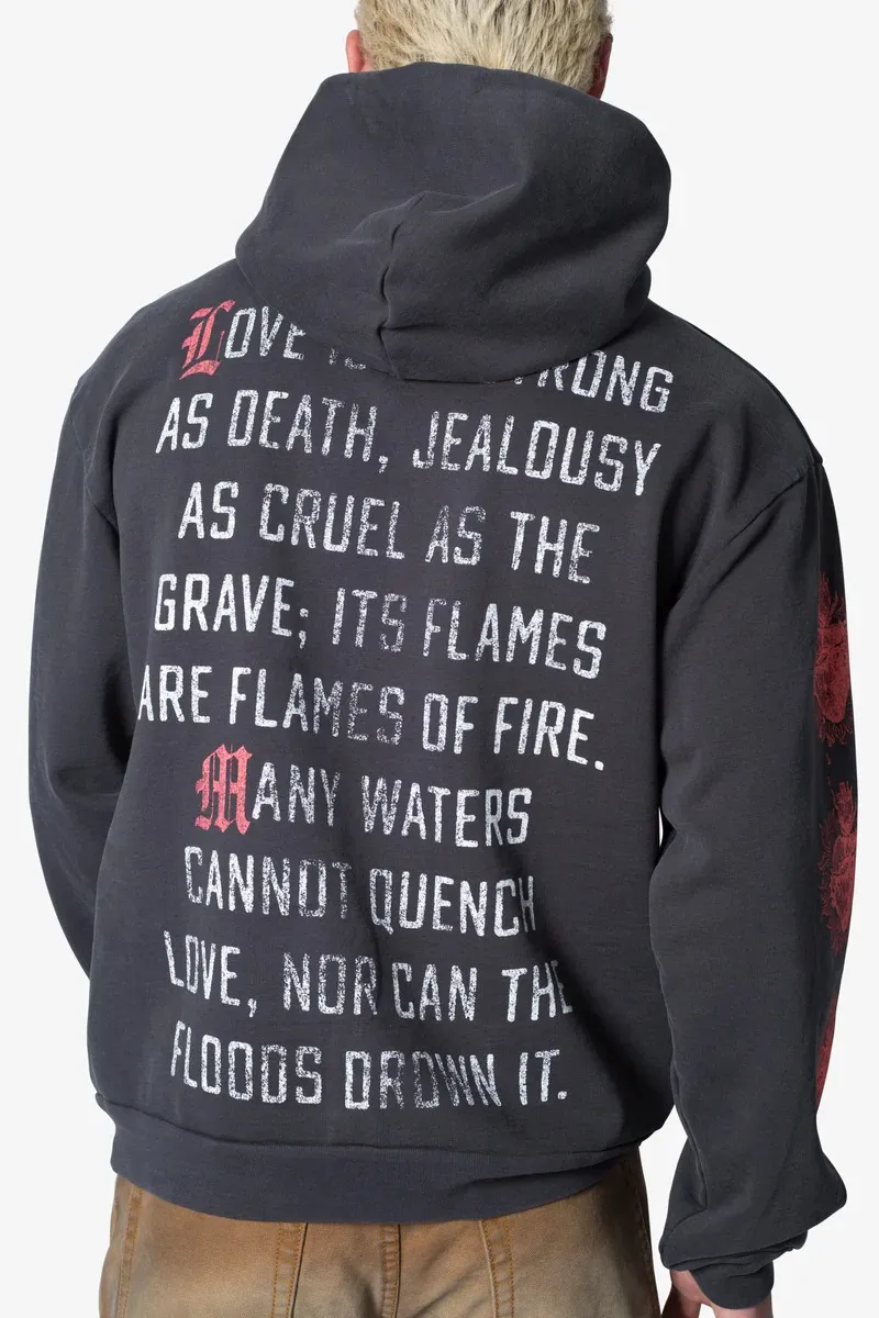 CARBON BLACK HEART GRAPHIC HOODIE