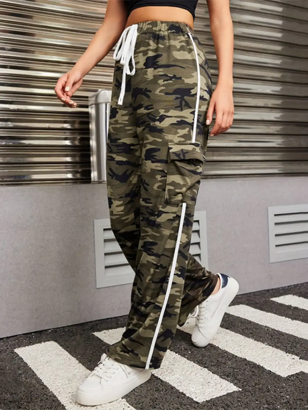 Tied Camouflage Pants With Cargo Pockets