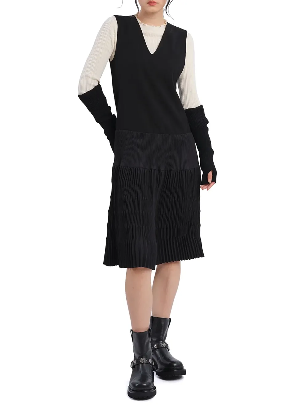 Contrast - Sleeve V - neck Midi Dress