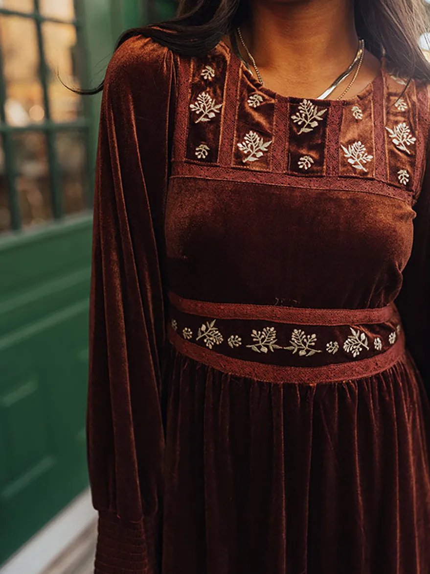 AUTUMN EMBROIDERED MAXI