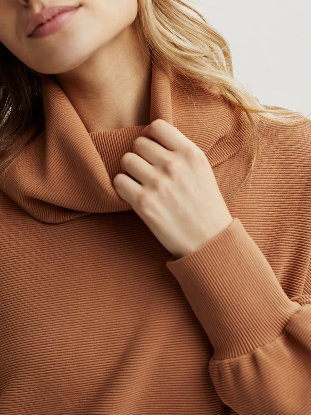 Casual Turtleneck Textured Knit Sweatshirt