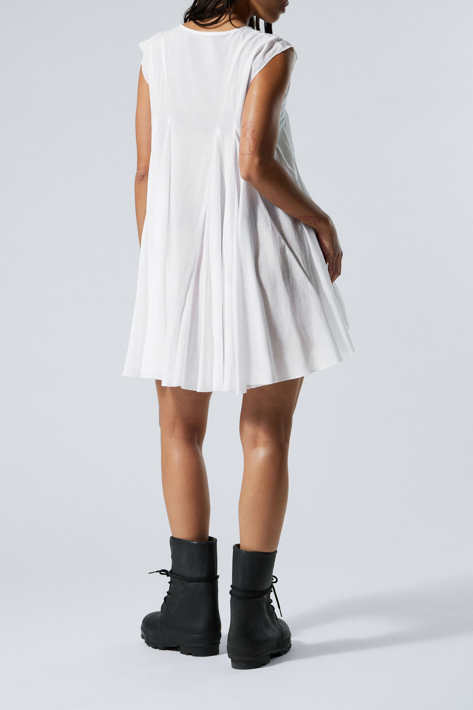 High-Low V-Neck Sleeveless Dress
