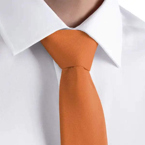 Refined Solid Motif Necktie