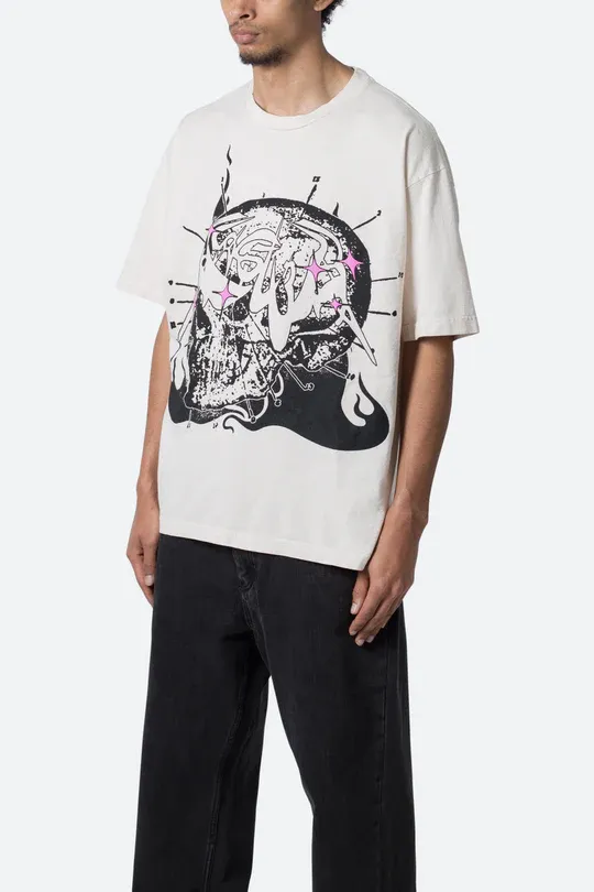 WHITE SKULL GRAPHIC STARS ALIGN T-SHIRT