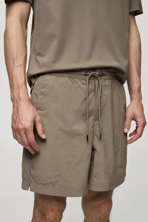 Water-Repellent Shorts With Drawstring