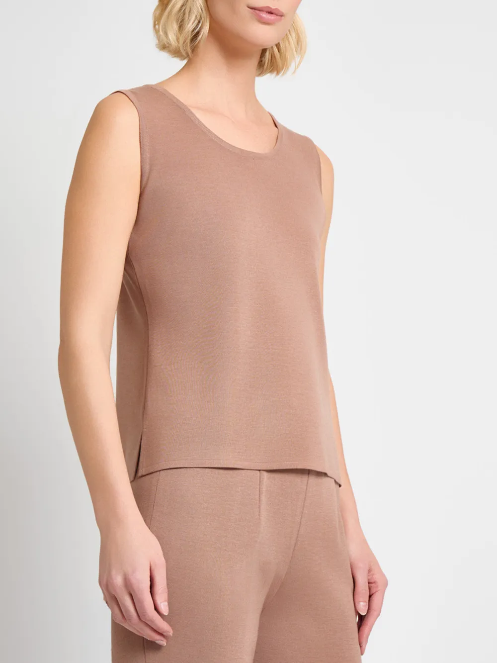 Solid Color Round Neck Vest