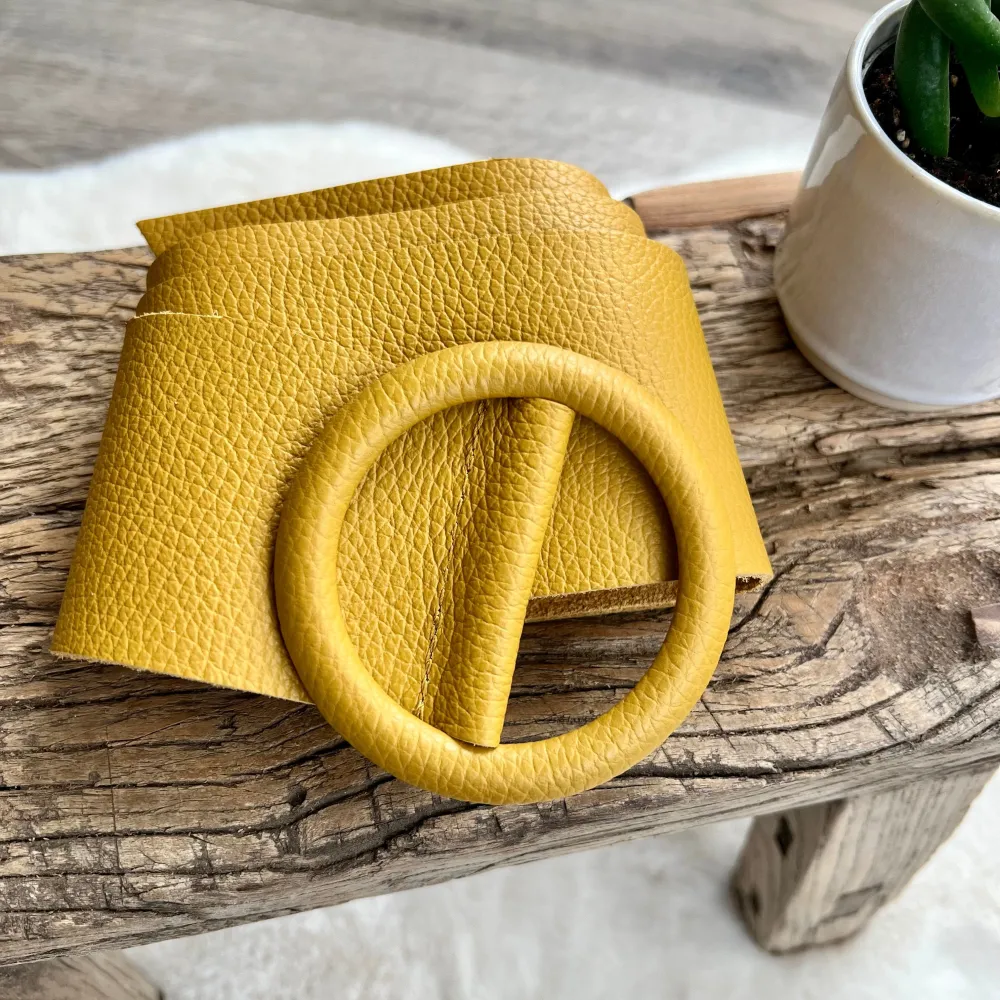 Leather Circle Buckle Belt